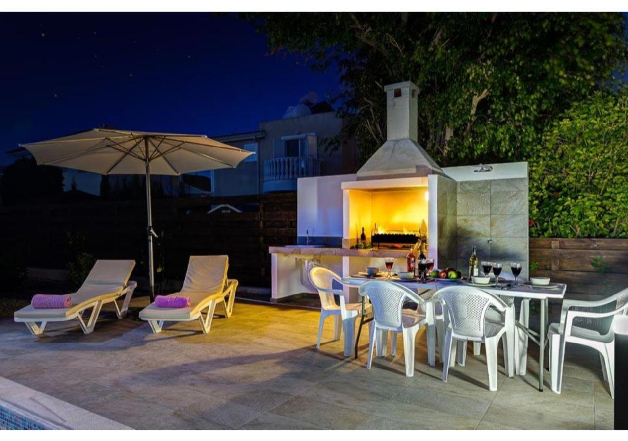 Villa Coral Peyia Exterior photo